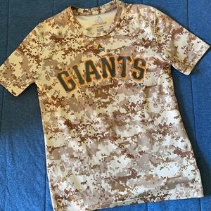 Sf giants T-shirt